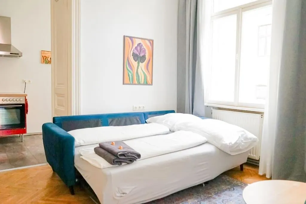 Charmante Altbauwohnung 72Qm Vienna