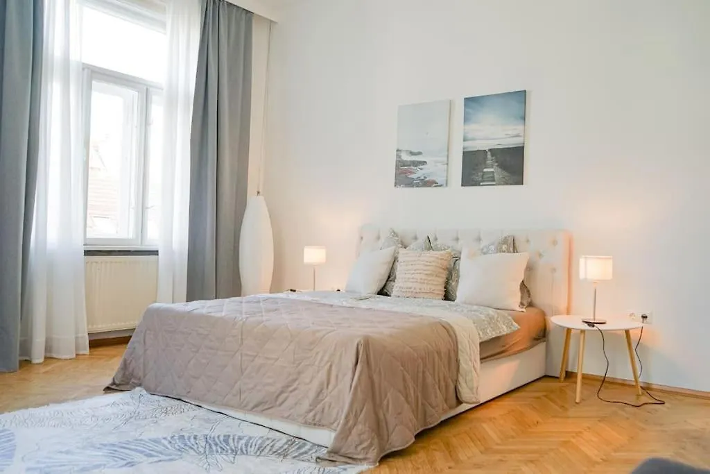 Charmante Altbauwohnung 72Qm فيينا