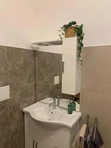 Charmante Altbauwohnung 72Qm فيينا شقة