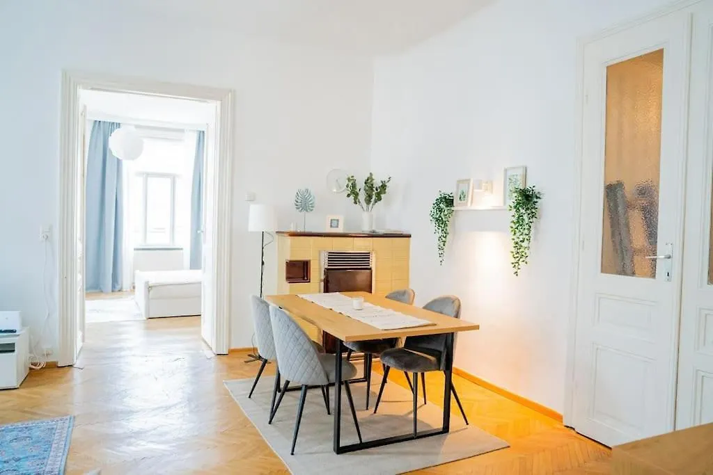 Apartment Charmante Altbauwohnung 72Qm Vienna